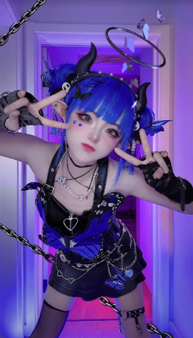 Nữ streamer SeeU cosplay