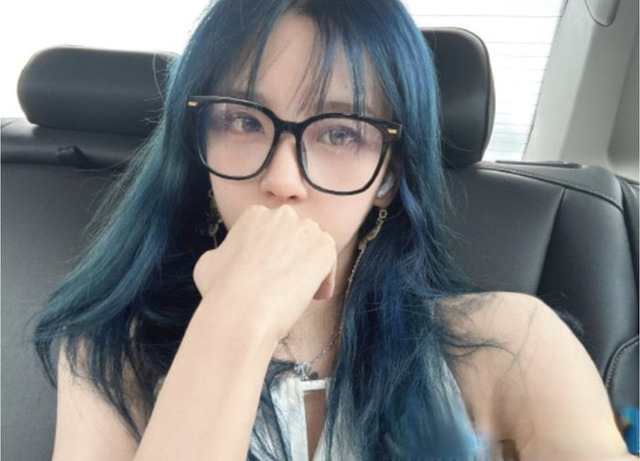 Phùng Vũ check in với màu tóc mới đã nhận về bão tương tác trên Weibo